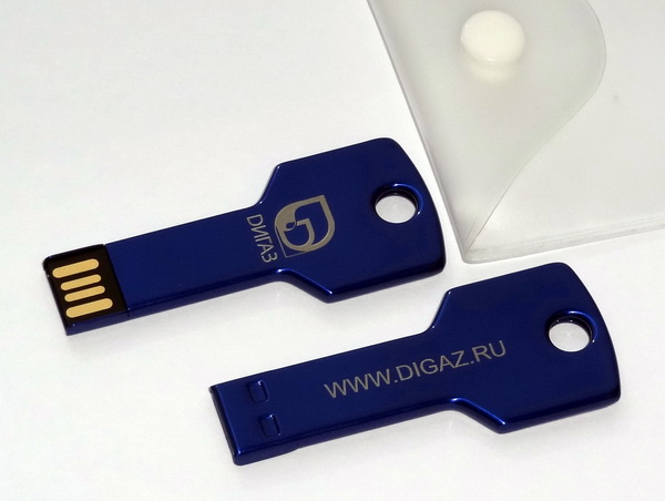 Флешка-ключ с логотипом Дигаз